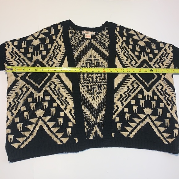 Flying Tomato Black and Cream Tribal Print Cardigan - Women’s Size Small - Picture 8 of 9